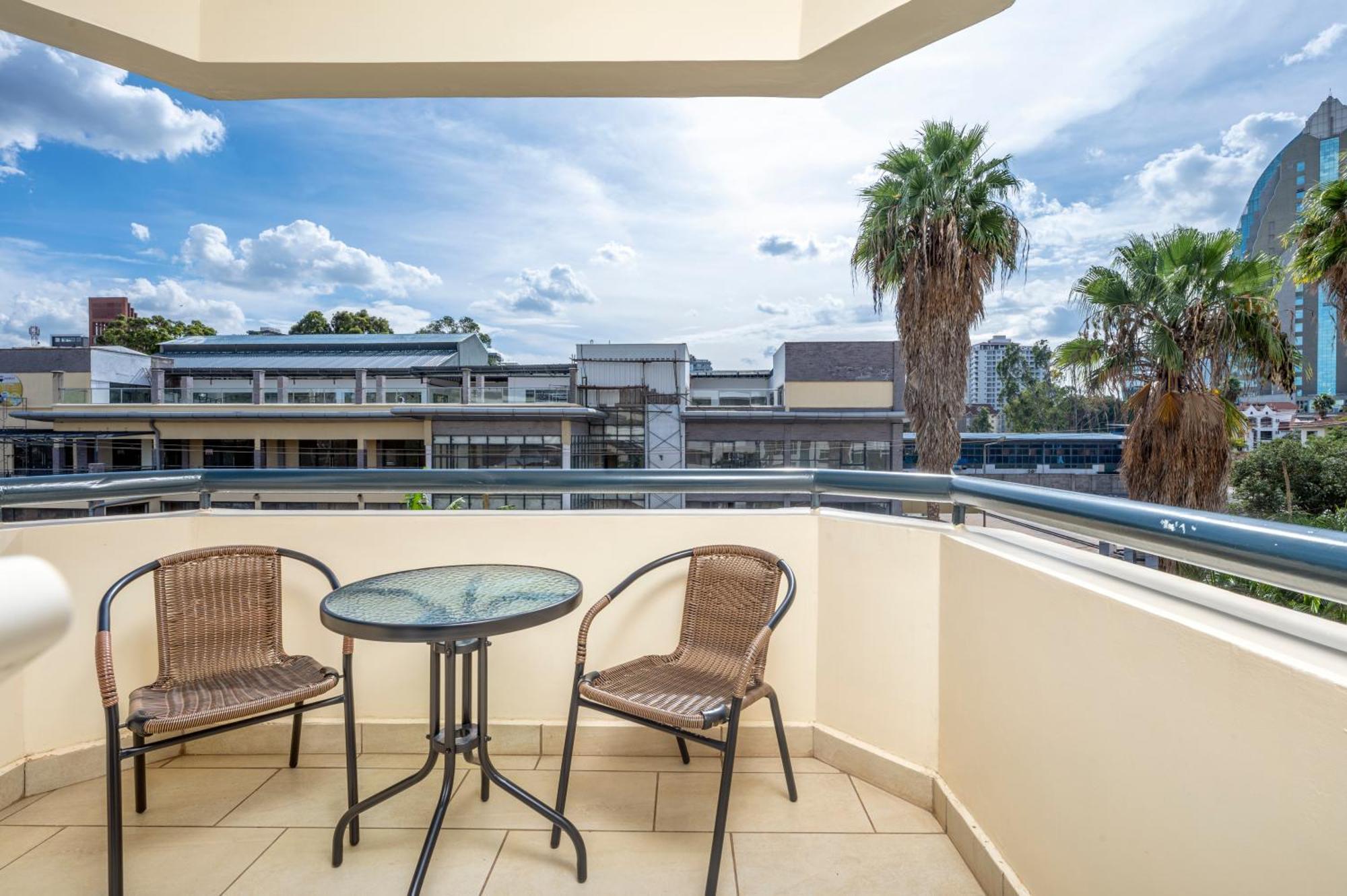 Roma Court Serviced Apartments ナイロビ エクステリア 写真